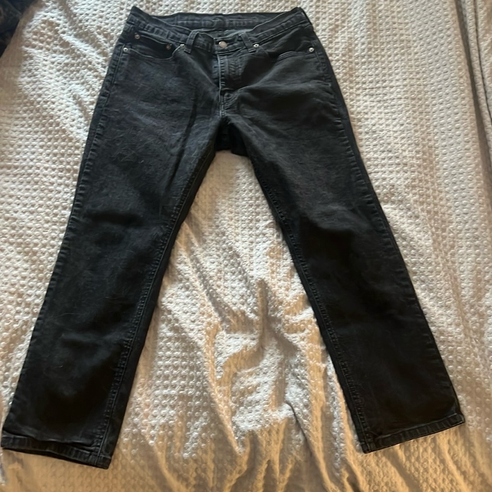 Black denim Levi’s. Size 32x30 541s